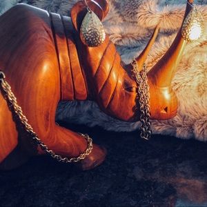 Black & Gold chain necklace, chain, & earrings